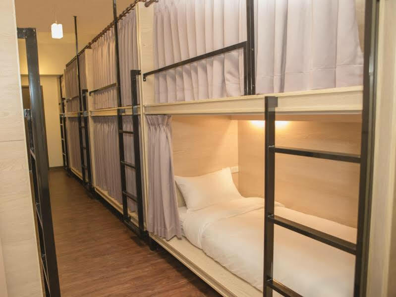 Star Box Hostel Taipei Exteriör bild